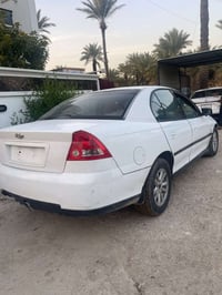 لومينا • ٢٠٠٤ • مزاد بغداد