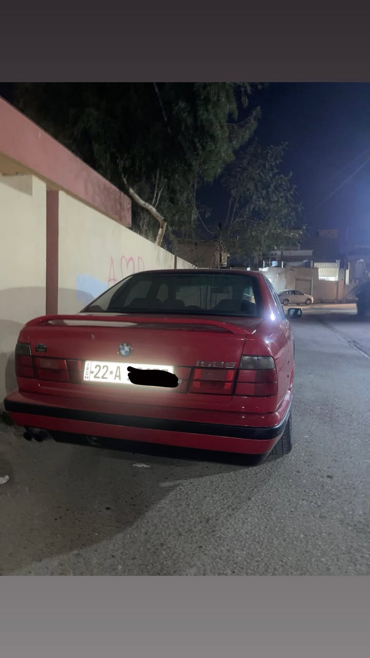 بي ام موديل 1989 محدث 95 فول فول بس كير عادي
تبريد سلايت سنويه جديده الى 2030
شرط التحويل و الوكالة رقم اربيل 
وبي دفتر بنزين مكاني كركوك سعرها 55 بي مجال 
ترايك الى بصره 
***********رقم موبايل
