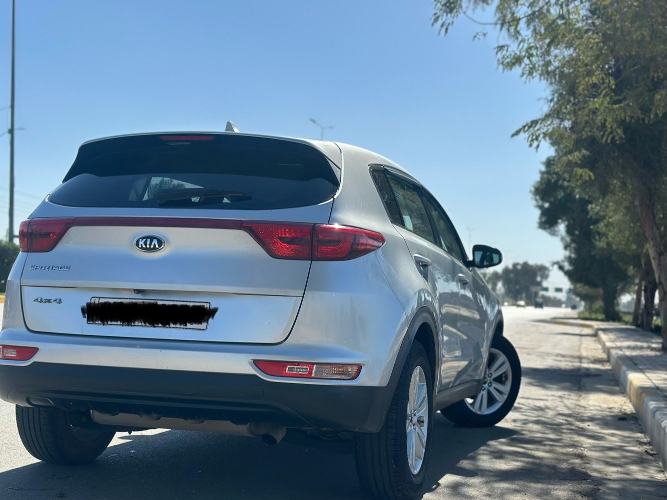 كيا سبورتج 2018 مستعجل بالبيع 
137 ورقه قفل وارد امريكي حادث جاملغ الايمن فقط السياره جددا نظيف والمكينه والكير مكفول مامفتوح بيها برغي 