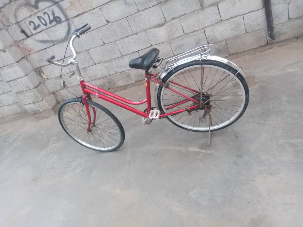 بايسكل بناتي حجم 26 السعر 35 
للاستفسار الاتصال ***********
