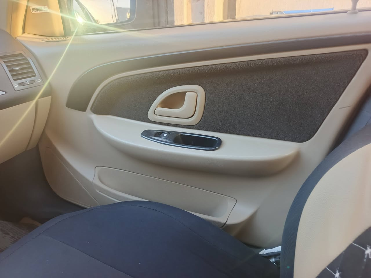 للبيع موديل ٢٠٢٤ ماشيه ٨ الالف سعرها ٨٨ ورقه مكانها الدوره ابودشير اتصال *********** بسمي شرط مكاتبه مروريه مكفوله من كل الشي والحمد الله
