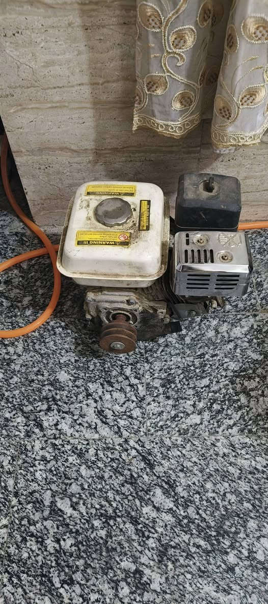 مولدة عجين +تشغل مثرامة لحم حجم٣٢السعر٥٠٠٠٠المكان بغداد الكرخ مستعملة قليل جدا هاتف ***********
