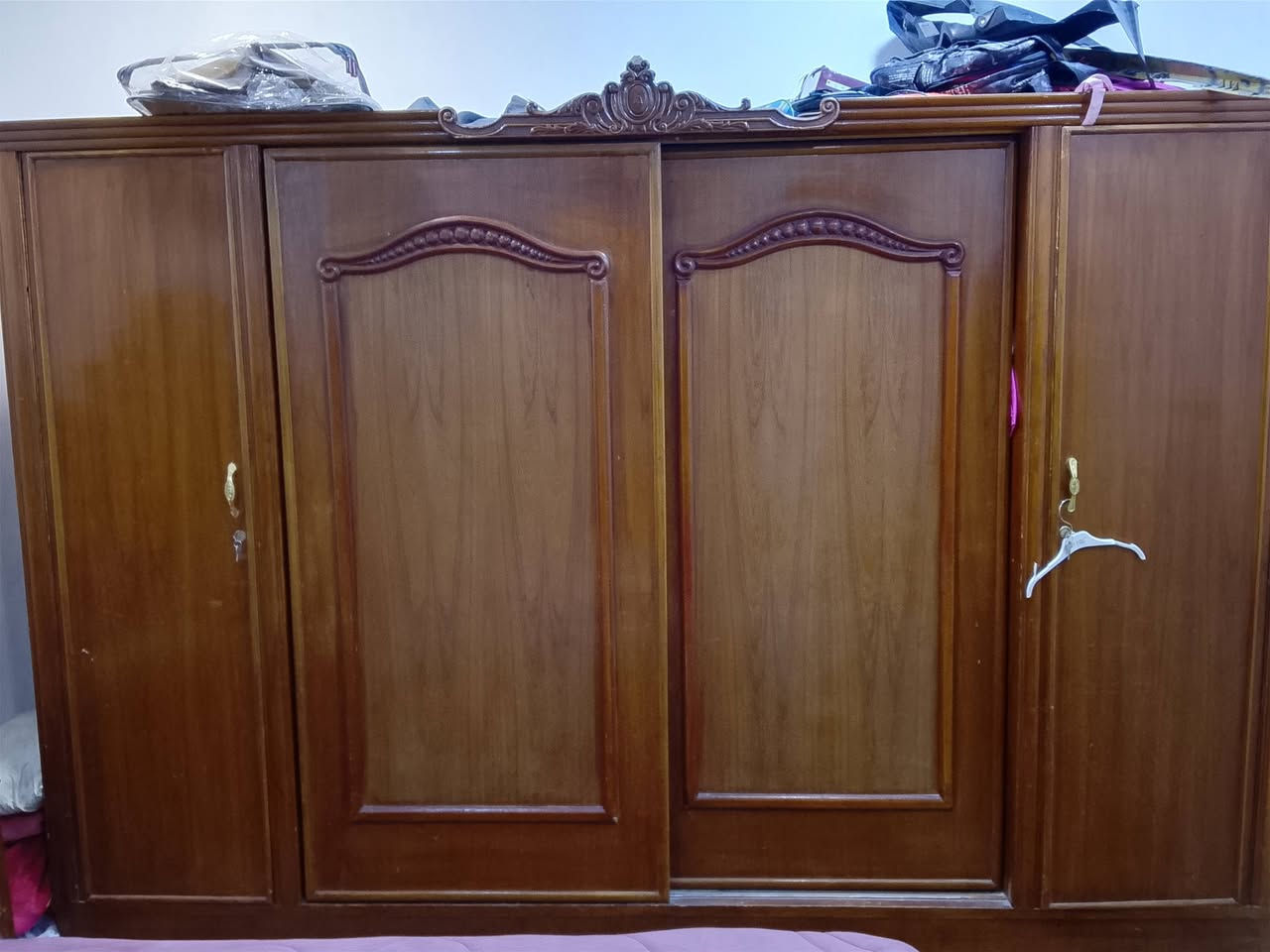 السلام عليكم غرفة صاج للبيع سلايد مضيفة مستعجل علبيع المكان الدورة رقم ***********
اريدها ٤٠٠ الف بيها مجال بسيط
