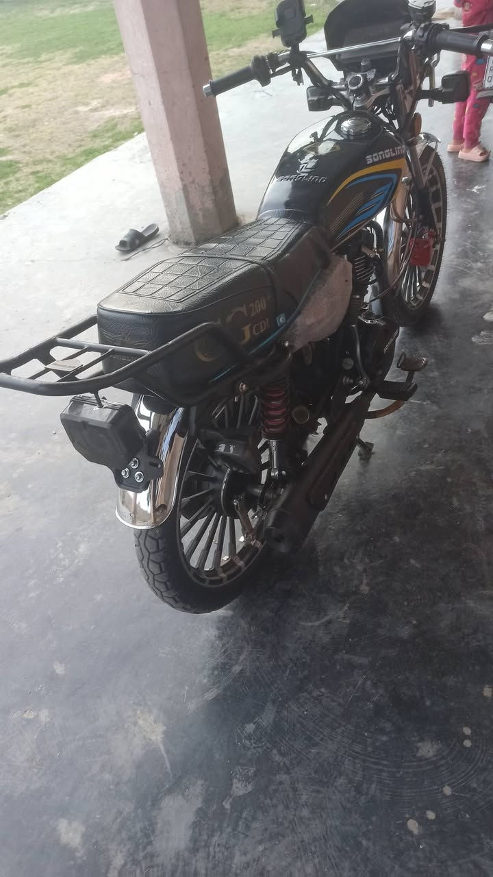 سلام عليكم دراجه سونك موديل 26 بعده زيرو 
مابيه أي نقص مكاني بغداد ابو غريب قرب شعله سعر 850 بيه مجال حك جيه هاذه رقمي بي وتساب *********** شراي بي خير ودلل
