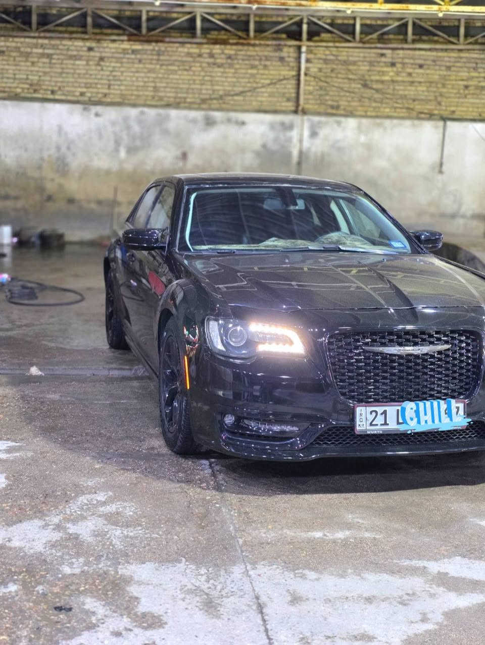 كرايسلر موديل 2017 S  السيارة فول مواصفات من فتحه من كير طياره من تحكمات من كلشي السياره ادوات رقم سليمانية  مكفوله من الكص ومن السرقه ومن العشائر بيها قرار قاضي غلق الدعوى و تسليم العجله ووياهن عائديه وبراد   سعرها ١١٠ مع المجال 

*********** . اتصال او مراسله واتساب
