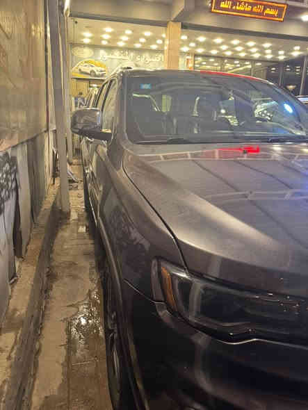 جيب لمتد فول مواصفات2017
كشنات جلد وكهرباء
خزن ميموري
تدفئة وتبريد بلكشنات
صندوق كهرباء 
سلايت
شاشة جبيرة
لسياره بعد بيها اهواي موصفات 
محرك V6 3600
رقم بغداد لانكليزي الجديد بأسمنه
حادثها بنيد وجاملغ  بدون دواخل لسياره
لسعر:197 وبيها مجال بسيط
الرقم:***********
