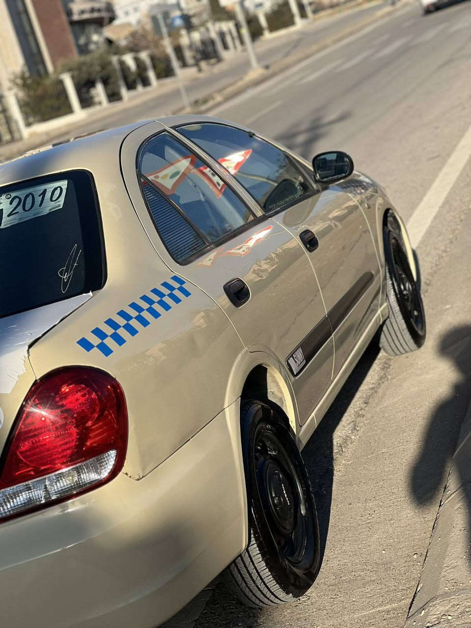 نیسان سەنی مۆدیل 2010گێڕو مەکینە بەشەرت سەنەوی ساڵێکە بەرچووە سێ پارچەی بۆیاخە هەتا بڵێی توندووتۆڵە یەک دینار مەسرەفی نیە جوابی نامە نادەمەو ئەگەر مووشتەریت تێل بکە
ژ.م ***********         *********** السليمانية, العراق
