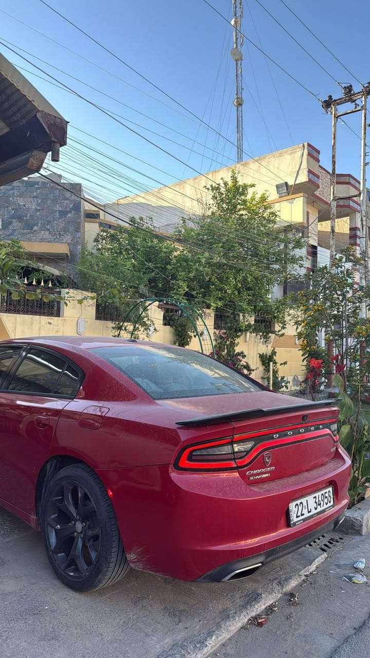 سلام عليكم جارجر SXT PLUS 2015 
لون احمر 
كلين تايتل 
كندي 
فول  
ماشية 110mi 
ملاحظات السياره 
مكان السبايلر مصبوغ فقط 
وبارد باب خلفي 
للعلم ماكو 2015 بهيج نظافه ونصبه والجنايه يدرون .
مكان السياره اربيل شارع 100 
205 وبيها مجال قليل 
***********
