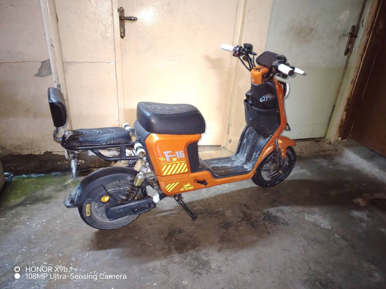 دراجه اف 16 للبيع دراجه شرط الفحص كهربائيات باتريات جدد مكاني موصل السعر 325,00 خمست بطاريات***********
