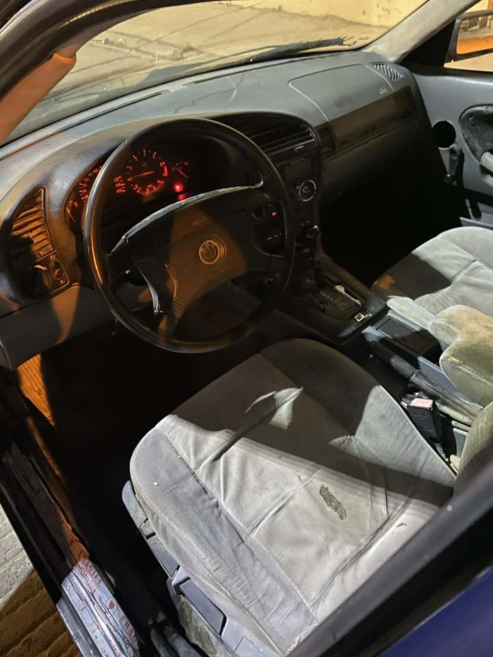 بي ام e36  السعر 20 ورقة
كير اوتو ومحرك صقر 6 المرغوب
السياره جاهزه نقصها حداديه 
ابيع كوم حديد بلا كلشي السياره من زمان عدنا واتكفلها من السرقة والطلب 
***********
