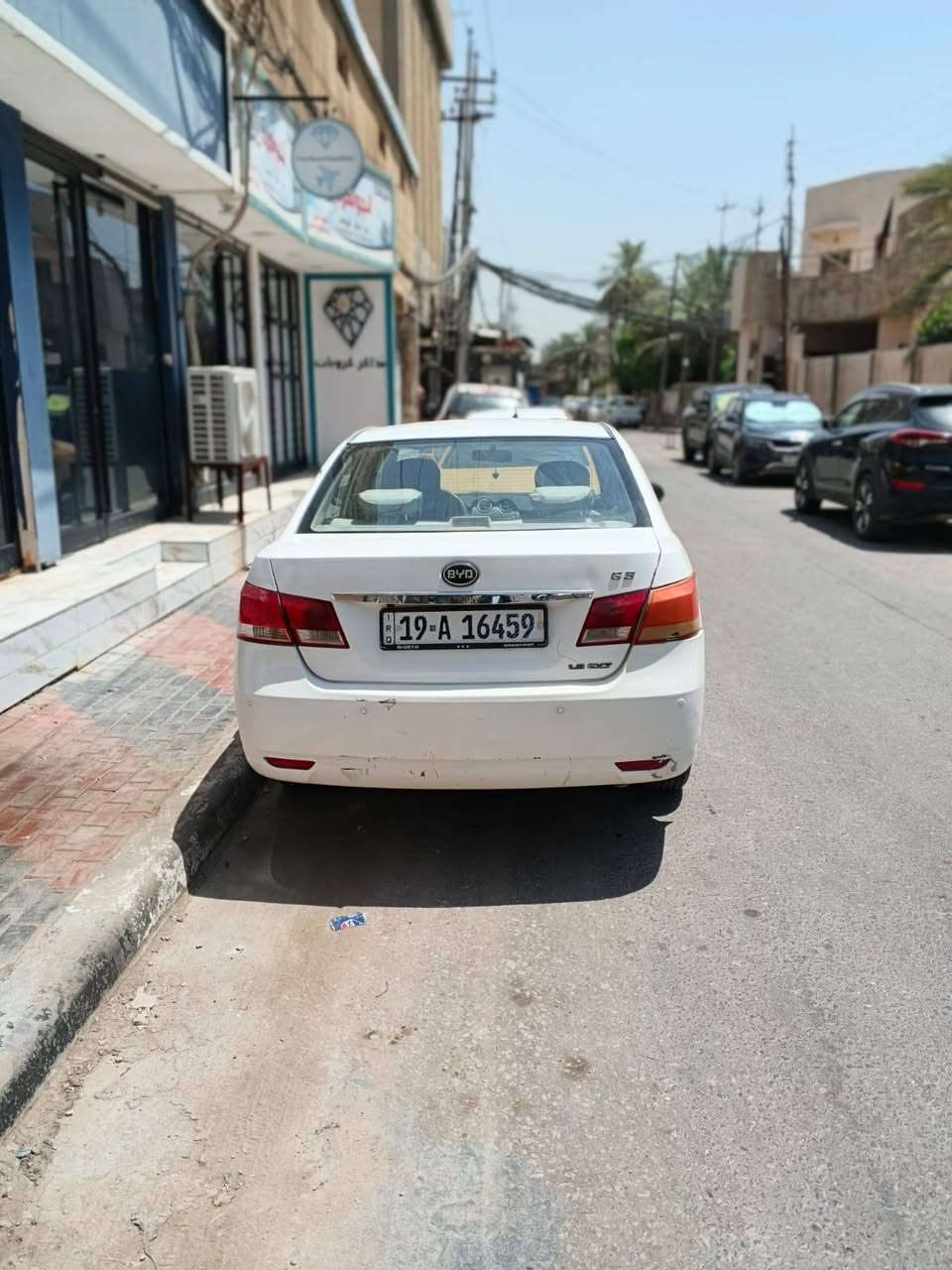 السلام عليكم مرخصت مدير الكروب بي واي دي موديل 13 رقم كربلاء الجديد بسمي سنويه ل 29 كير مكينه حداديه   جاهزه تبريد صارله سبوع صار هواه حار فقط سياره مامتعوبه من دوام لبيت السياره فول موصفات السياره نضيفه مكان السياره كربلاء حي الوفاء السعر 52  وأي ستفسار اتصل ***********
