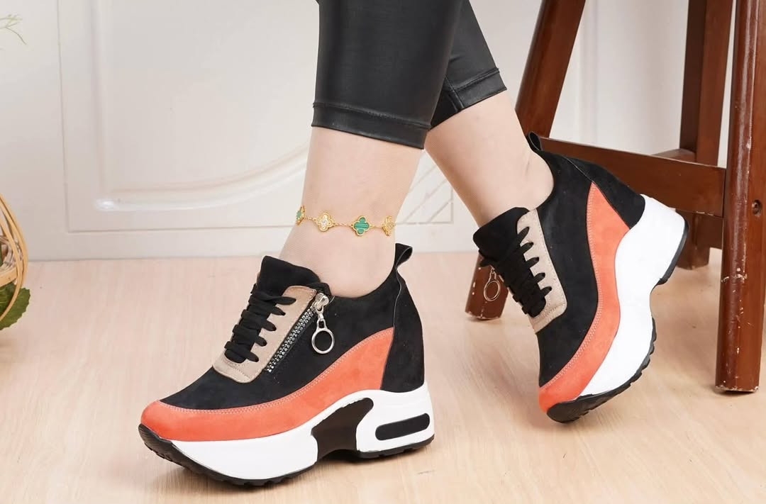رياضي كعب داخلي ارتفاع 9cm الاكثر راحة 
Size 36 37 38 39 40 41 
للحجز مراسله الصفحة او الوتساب *********** 
يوجد خدمة توصيل لجميع المحافظات
