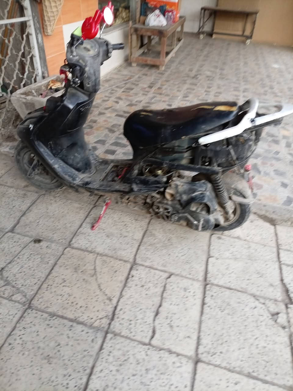 سلام عليكم دراجه ماكس 140 دراجه خير من الله شلعه و معدل كفراتهه موجود كلهن دراجه مزوده صالصنه رياضي و يده مال بريكات رياضي و ستاند رياضي دراجه عارضهه 300 وبينه مجال عنواني حيور رقم التلفون ***********
