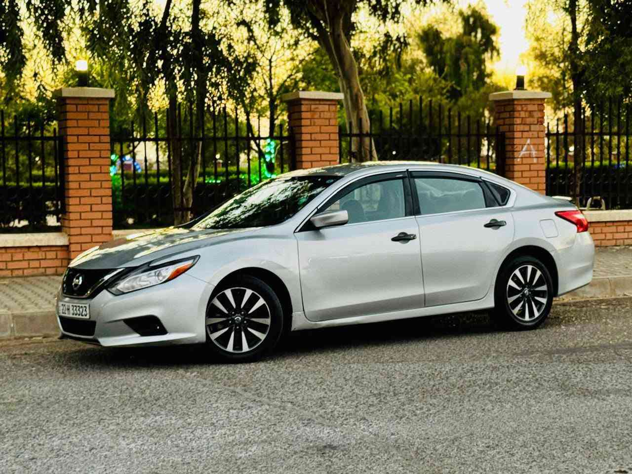 nissan altima 
مۆدیڵ 2017 SV 
گێر و مەکینە تەبریت بەشەرت 
کۆبۆنی بەنزین 
تەخم پێش تازە چوار تایەی تازە 
دوو پارچە سبوغ بێی ناوگرتن لەگەڵ دوو پاڵە سارد 
سیاراکە بێی مەسرەفە 
سعری 115 کەمێک ماجال 
رەقم موبایل *********** ئەگەر موشتەری نیت تەلەفون ماکە 
شوێن کەرکوک كركوك, العراق
