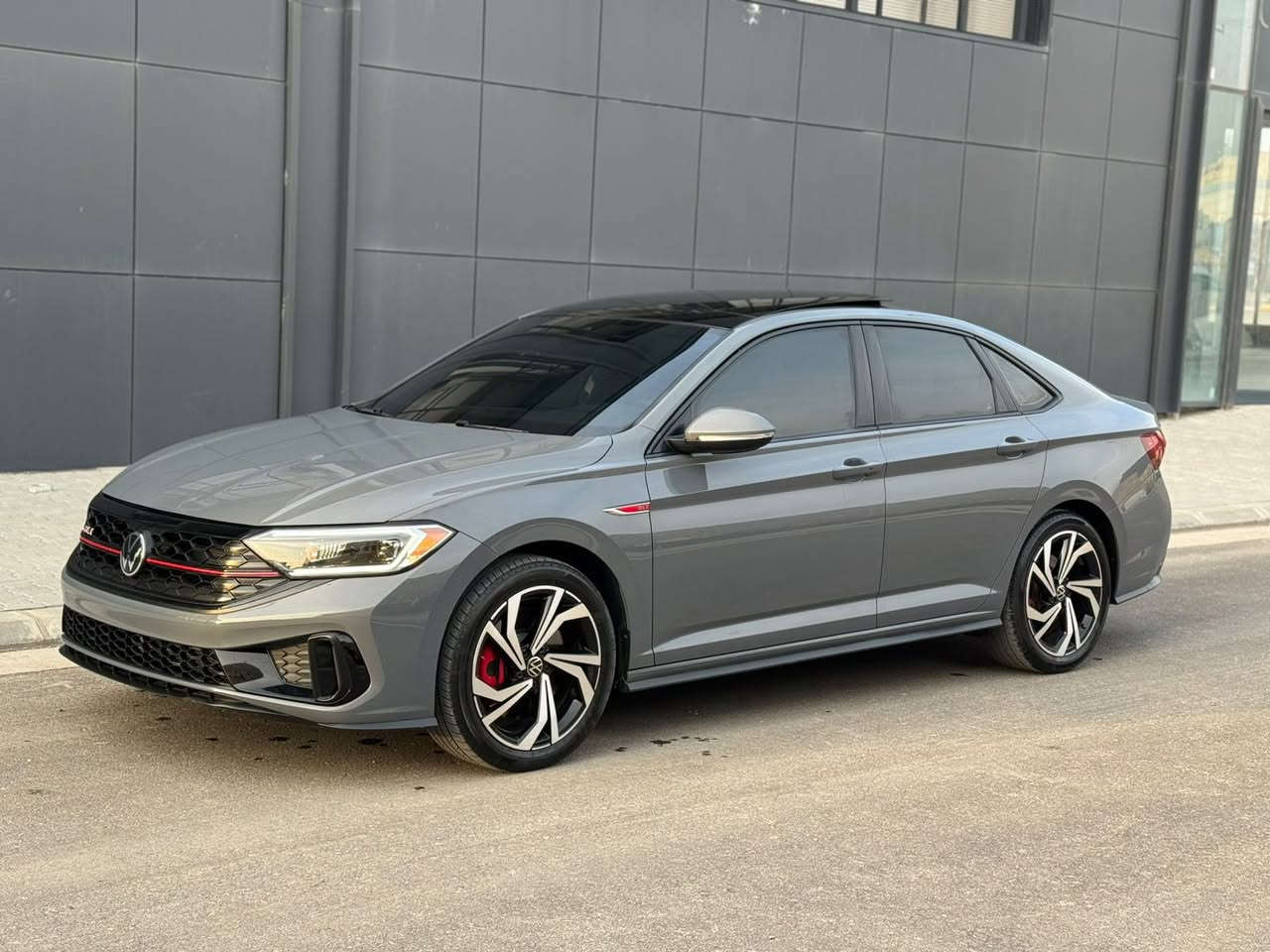 2024 Volkswagen Jetta Gli 2.OT Autobahn
فول 1/1 
ماشيه 16 الف ميل 
الضرر باب خلفي مبدل ببلادي و الصبغ موضح بلسونار 
صور الحادث بلمنشور 
السياره بدرن رقم تترقم شمالي فقط 
العنوان السليمانيه 
سعر 220$ بدون رقم 
***********
