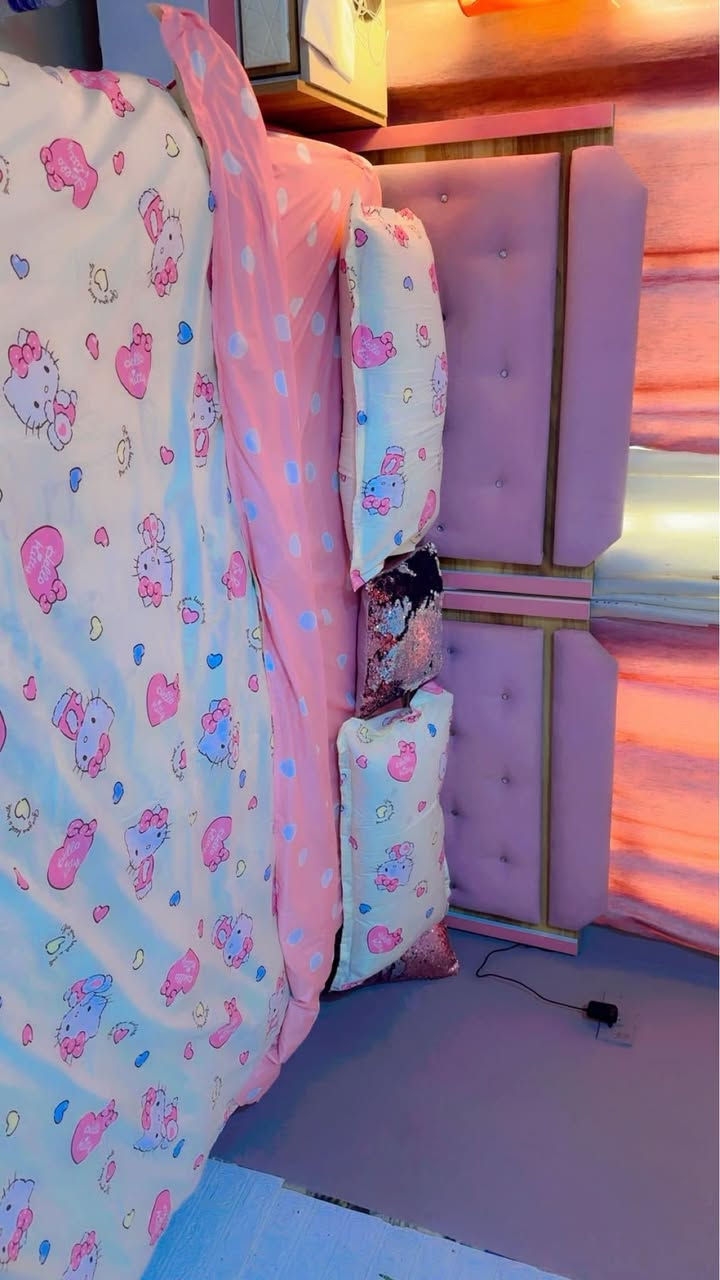 سرير  عدد ٢  كل وحدة نفر ونص خشب تركي مع دوشمة قديفة ثقيل مع انارة لد  … تحتوي على مخزن على طول السرير… مع دوشك لكل سرير مجانا 
كما موضح بالصور ( السريرين واحد بجانب الثاني )
السعر ٢٠٠ الف


**إذا كنت صاحب هذا الإعلان وتريد حذفه لأي سبب، رجاءا أرسل رسالة إلى الدعم الفني**