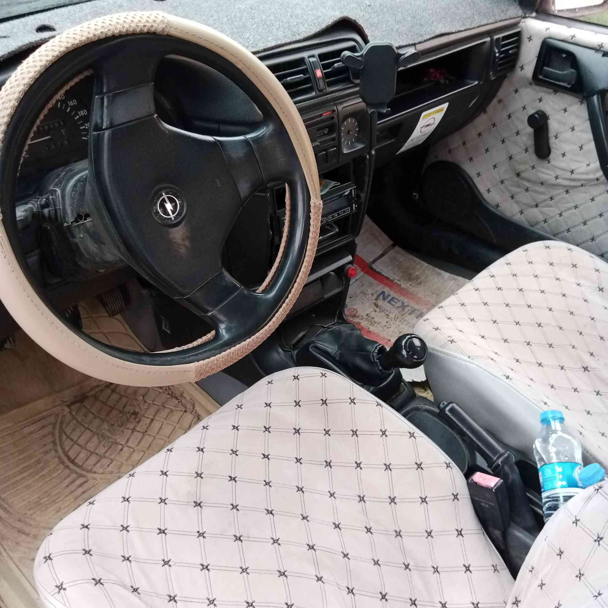 اوبل فكترا موديل 92 حجم 20 كير عادي شرط كير ومحرك شرط تحويل سنويه لل 28 مابي اي نقص سعر 36


**إذا كنت صاحب هذا الإعلان وتريد حذفه لأي سبب، رجاءا أرسل رسالة إلى الدعم الفني**