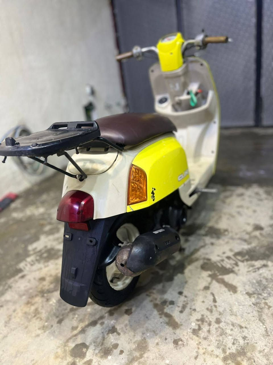 سلام عليكم دراجة بوليس الدراجة اينقص ما بيهة المكان بغداد الغزاليه سعر 900 رقم ***********
