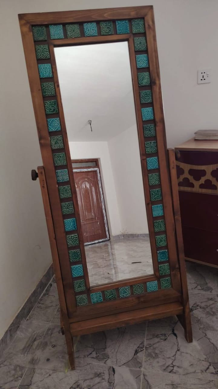 الميز سعره ٥٠
جربايه ٥٠
المراه ٨٥ الف


**إذا كنت صاحب هذا الإعلان وتريد حذفه لأي سبب، رجاءا أرسل رسالة إلى الدعم الفني**