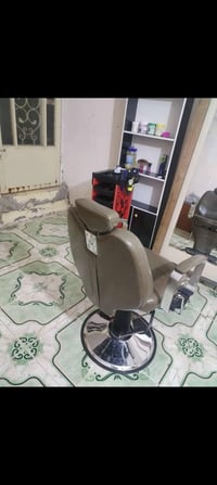 كرسي حلاقة • نضيف حيل • ديالى كنعان