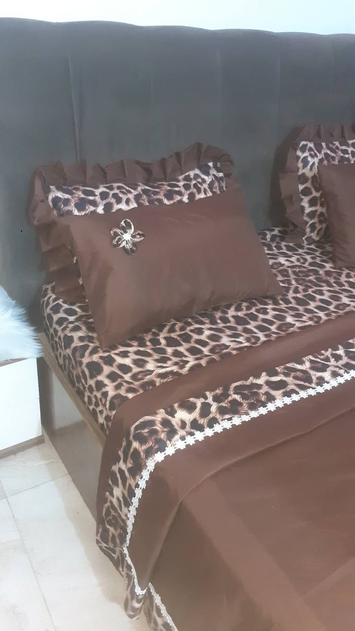 #جمال النمري 🐅فرشه نفرين قماش همايون #إماراتي درجه اولى 💯تتكون من ٦قطع #للحجز والاستفسار ع الخاص📲 يوجد خدمه توصيل داخل #المحموديه وجميع محافظات #العراق 🚕...........🏠


**إذا كنت صاحب هذا الإعلان وتريد حذفه لأي سبب، رجاءا أرسل رسالة إلى الدعم الفني**