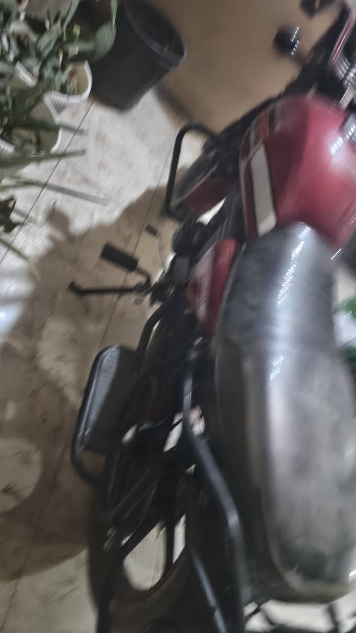 سلام عليكم دايون لبيع مديل 21 محدثه 23اوراق اصولي سعره 1200بيه مجال مكاني نجف***********
