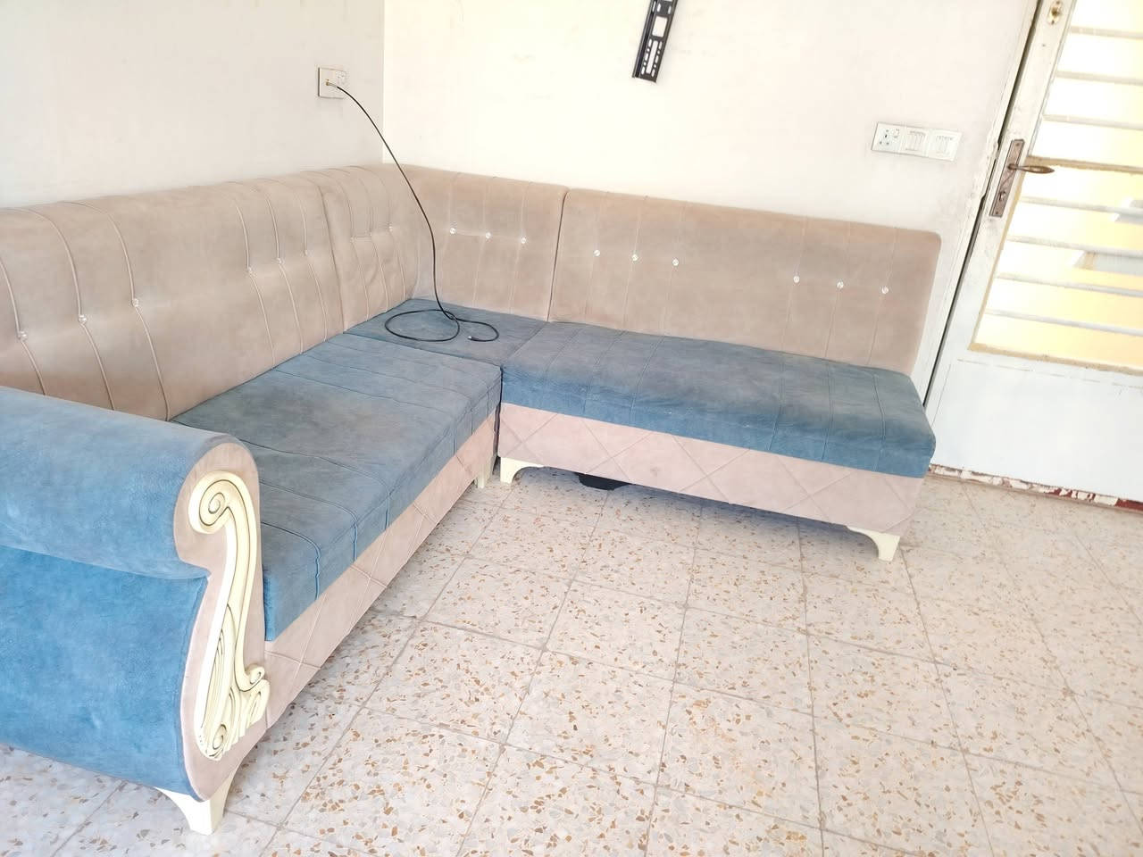 ديوان للبيع نظيف كلش السعر ٢٥٠ وبي مجال ... التواصل خاص


**إذا كنت صاحب هذا الإعلان وتريد حذفه لأي سبب، رجاءا أرسل رسالة إلى الدعم الفني**