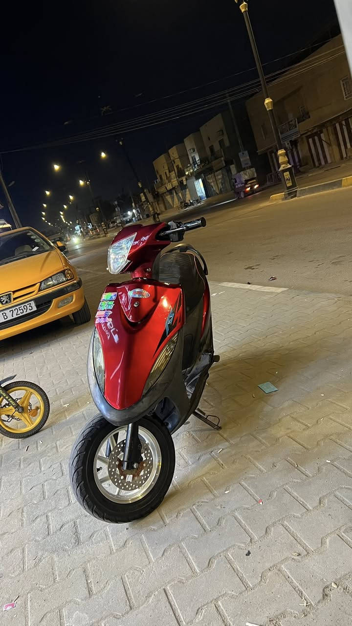 للبيع سعر 950 مكينه بلادي ما مفتوحه
بيها قاعده توبو اصلي 
كلجات fcs
شوته أربعه ولف
 صالنصه حلزوني ATR 
وياله رياضي وزن ثقيل 
مكاني بصره ابو الخصيب حي العسكري
متواجد ع لواتساب ***********
