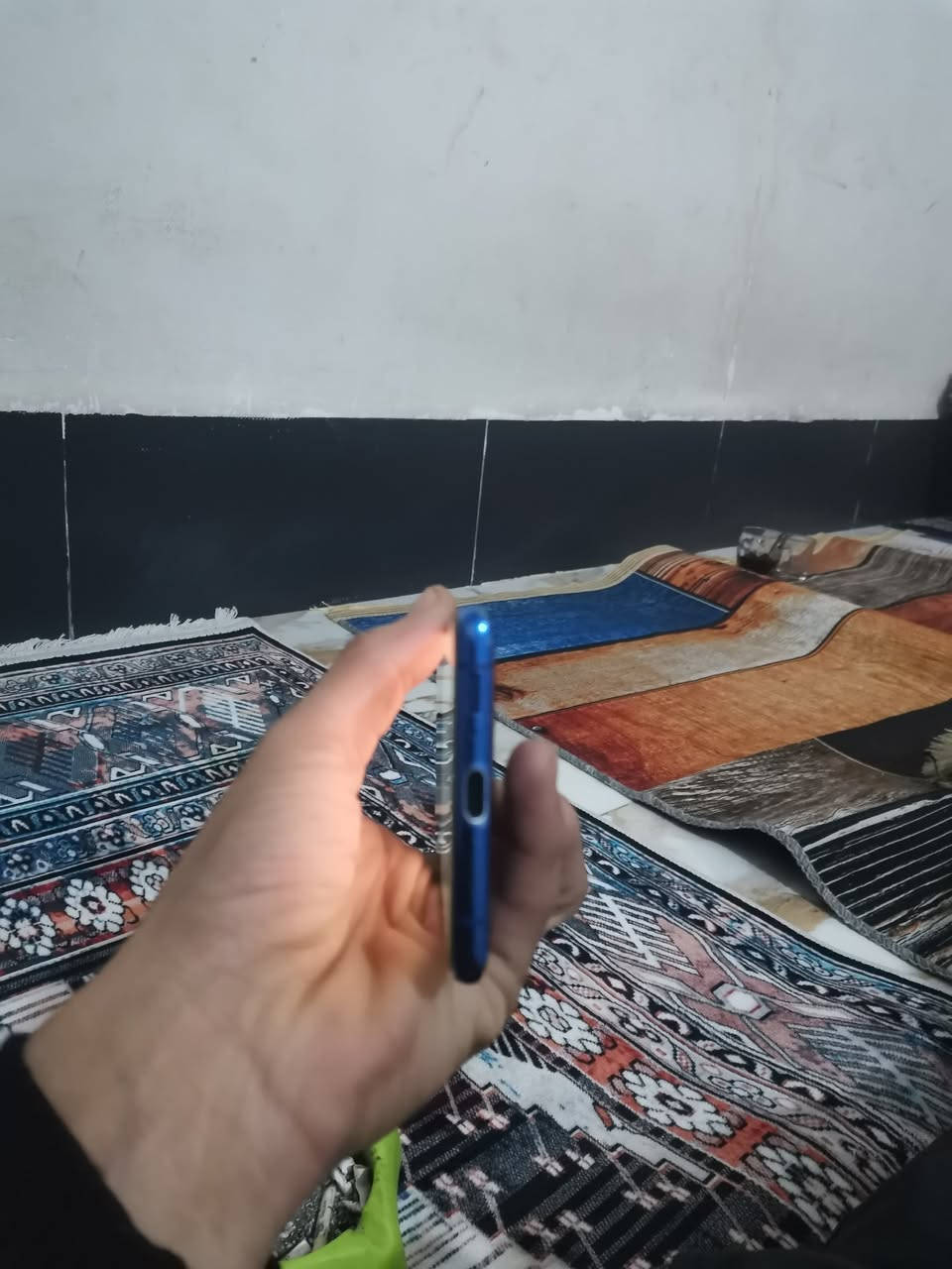 سلام عليكم شباب عندي هذه الجهاز  Galaxy S10 Lite بي طبع شاشه فطرين زقار ميبينن سيمكرت ميشتقل مره يشتقل ومره يطفه السعر 100 وبيه مجال مكاني بغداد هذه رقمي ***********
