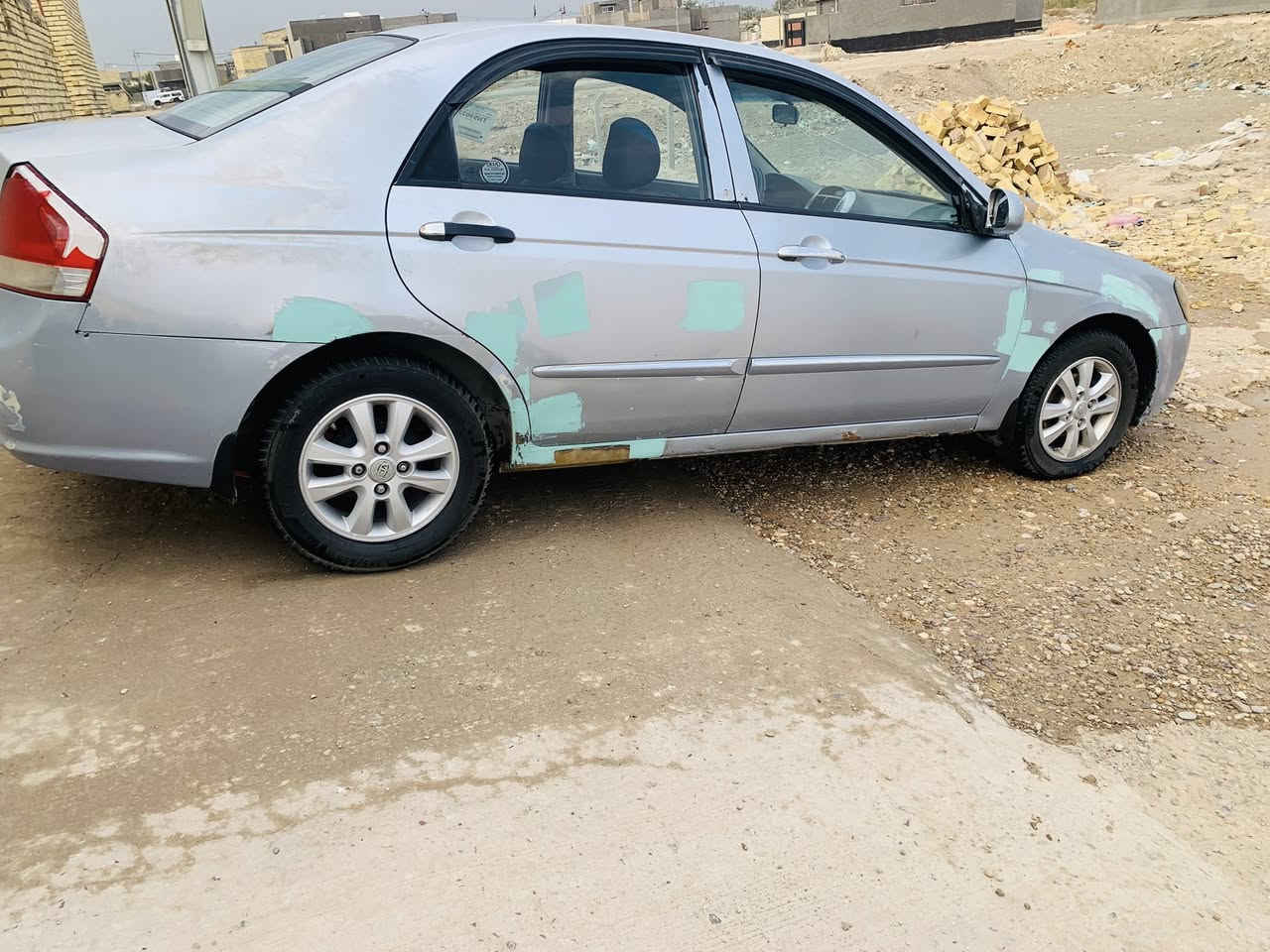 يالله من رخصة الادمن سيارة كيا سيراتو موديل 2007 رقم بغداد الماني سنويه للا ٢٧ السياره كفالة عامه من ضربه وتبديل فقط جارده يحتاجله فقط صبغ بدون سمكره بدون فتح ولا تبديل ع وضع الشركه دواخله خير من الله جديده السياره كير ومكينه خير من الله فقط بيه هبه من تفتح القبق بدون صوت ناعمه مكينته حداديه وتخم تاير وكهربائيات كله جاهزه مناقصه اي شي مكان السياره بابل المحاويل 
السياره معروضه ٦٨ $ وبيه مجال 
مكلف فقط الاتصال على هذا ***********
