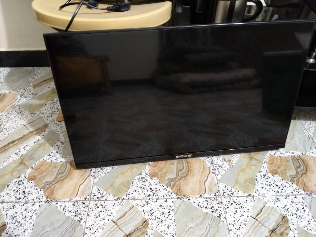 السلام عليكم 
عندي غراض دابيعهم جديده ممستخدمه الكاونترالرصاصي والتلفزيونات والغسالات والطبلات والطباخ وميز طعام جهزنه البيت ودنبيعه ممستخدمات ابد الكاونتر ممنصوب 
وباقي الغراض ممستخدمات هواي 
للأستفسار الاتصال ع الرقم ‏‪0783 047 4903
