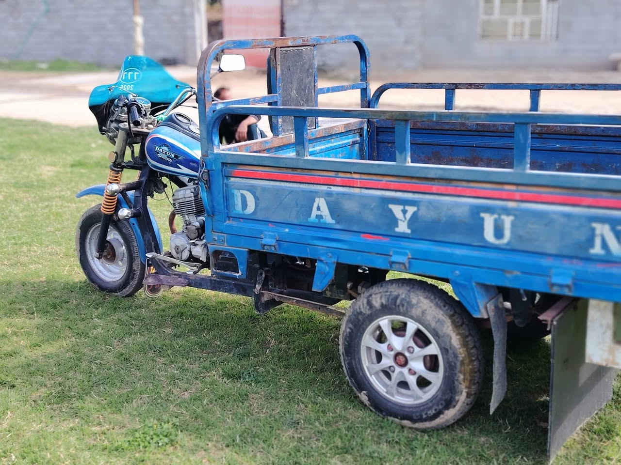 السلام عليكم ستوته للبيع دايوان موديل 2017فول مواصفات كهربائية كلهه شغاله الستفسار ع رقم ***********
