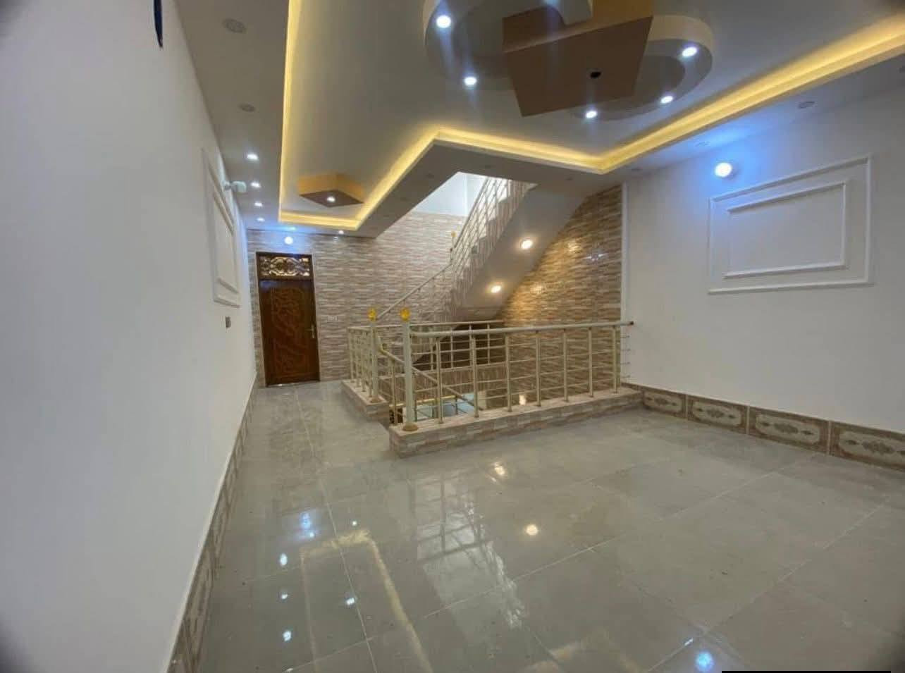 دار 100 متر في النجف حي الجامعه منطقة ال29 للبيع 
الدار نظيفة جداً ثلث غرف النوم وصاله دبل فاليوم المطبخ 
وثلث مجاميع صحيه البناء درجه اولى بناء جناي 
يقع الدار خلف شارع 20 وعلى شارع 15 وحرف تي وساحه وحدةيقيه للبيت 
للاستفسار اكثر الاتصال 
***********
