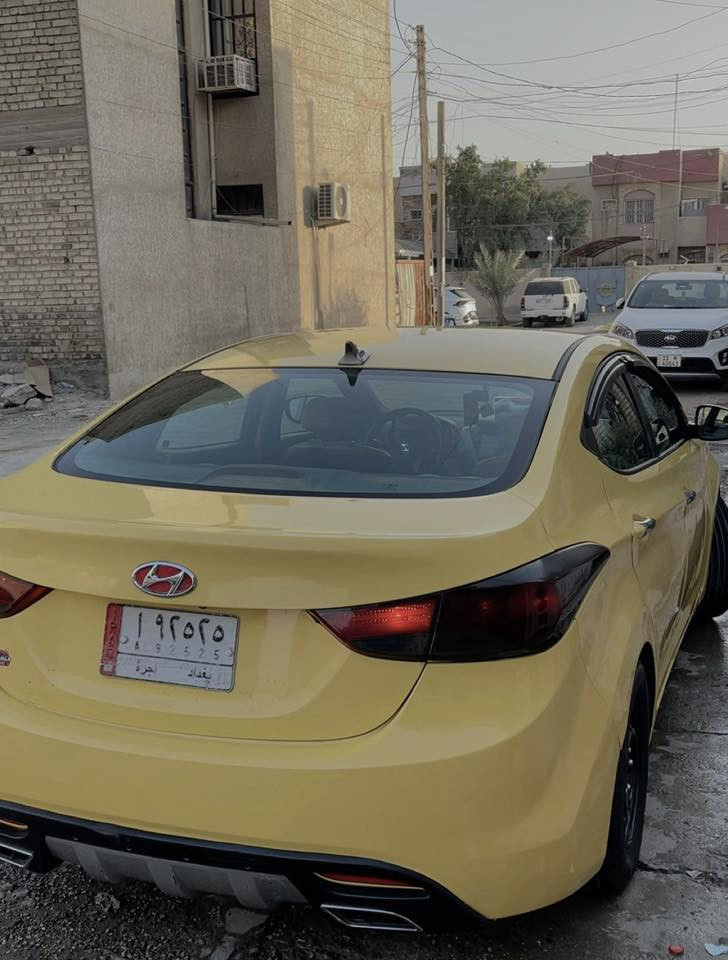 السلام عليكم 
للبيع النترا موديل2011 ليبل واحد بدون تبديل صور حادث ماعندي يعجبك تفحص يعجبك توديها سونار 
محرك مفتوح (بيهه صوت رواجز والرواجز موجودات بالصندوك بعدني مشادهن)
تخم تاير جديد باتري جديد 
يرادلهه ترتيب حداديه 
السعر 87وبيهه مجال بسيط حك الجيه 
مكاني بغداد حي الجهاد ***********
