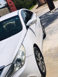 سوناتا 2011 ابيض محرك 2400 رقم سلمانيه السياره مكفولة من ضربه او حادث ...