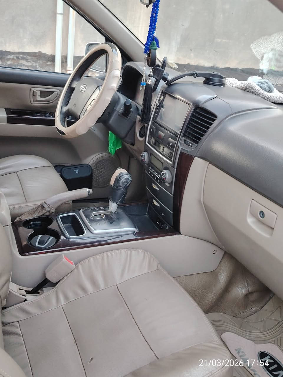 الهم صلي على محمد وعلى ال محمد
السعر 130 وبيها مجال
للبيع فقط كيا سورنتو موديل 2009
كيلو متر 168
رقم بصره دولي 
تحويل بكل المحافظات سنويه جديده 2030
فور ويل دفع رباعي
وارد خليجي سياره فول موصفات للخير واحد على واحد 
مكينه وكير 6 سلندر 
7 راكب 
تبريد شغال 
حداديه جديده توه منفوضه
تخم تاير جديد كهربائيات فول كله شغاله 
السياره جاهزه للأخير
العنوان بصره قضاء آلمدينه
*********** مراسله واتساب فقط ✅
