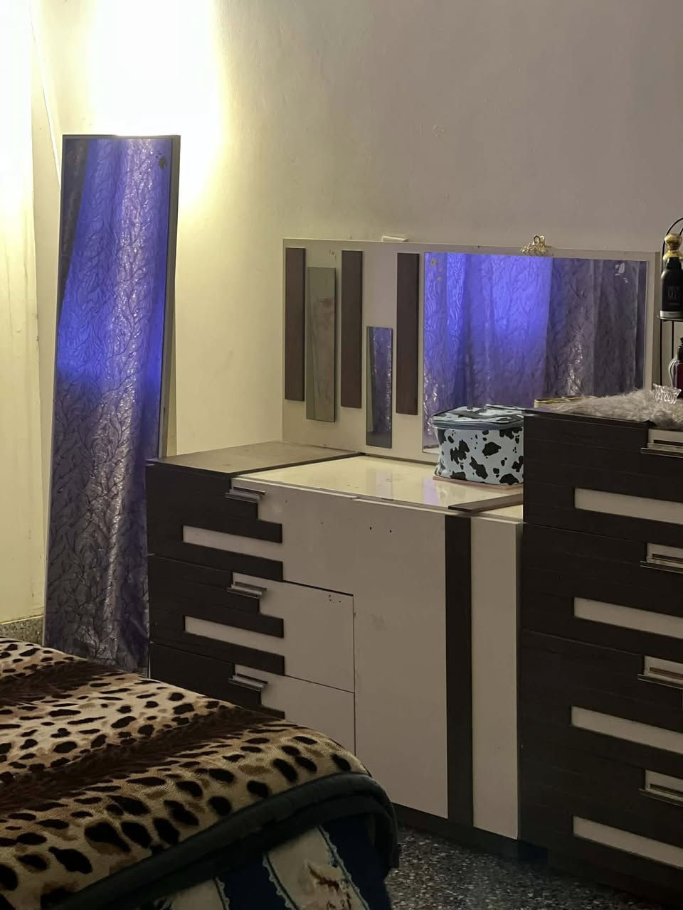 غرفة نوم تركي درجة اولى للبيع                    للاستفسار ***********
