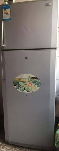 ثلاجة • أجهزة منزلية