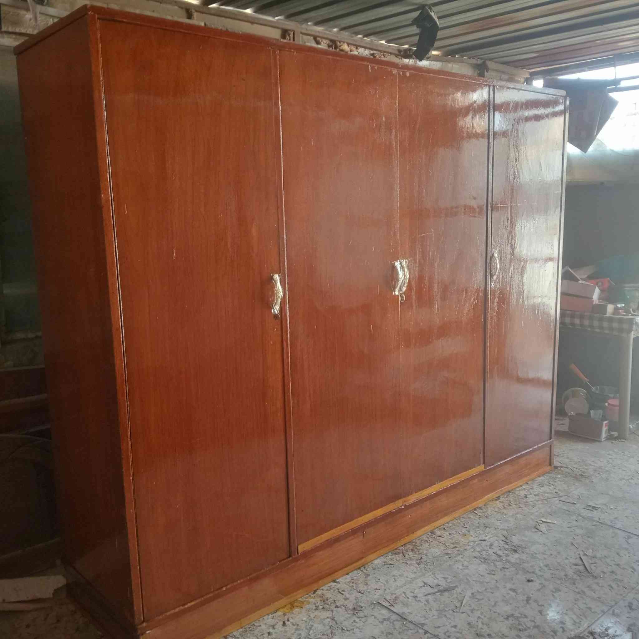 كناتير 2 ابو 4 بوب  كلش نضيفات مكان زعفرانيه ***********
