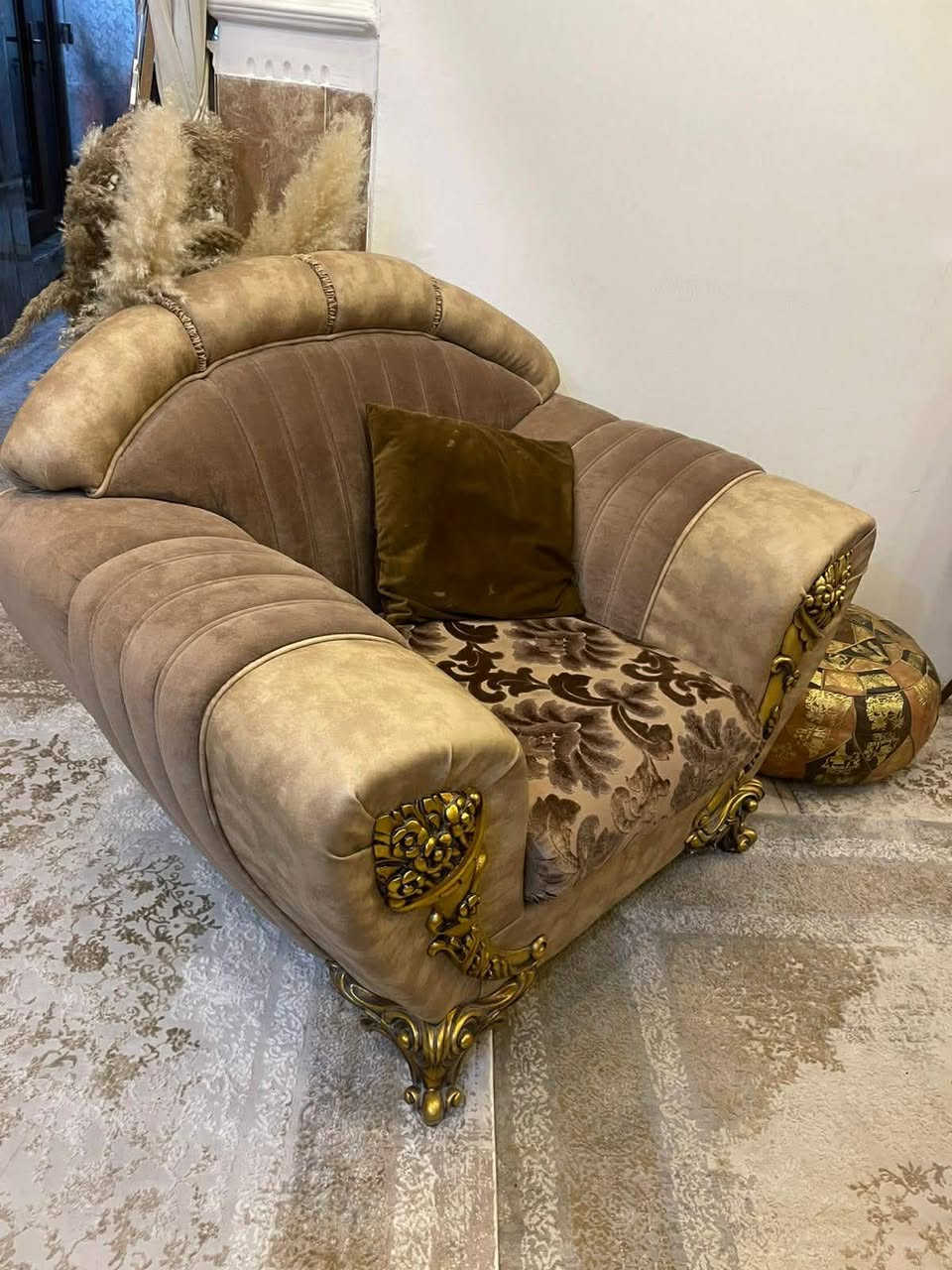 تخم تركي نظيف جداا 8مقاعد مع طبله وسطيه و2صغار السعر 600مكان صليخ نظيف جداا وتكمه


**إذا كنت صاحب هذا الإعلان وتريد حذفه لأي سبب، رجاءا أرسل رسالة إلى الدعم الفني**