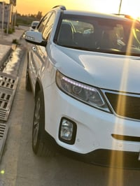 سورنتو 2013  موصفات معروفة بدون بصمة بدون بانوراما  محرك مفتوح بس شرط ...