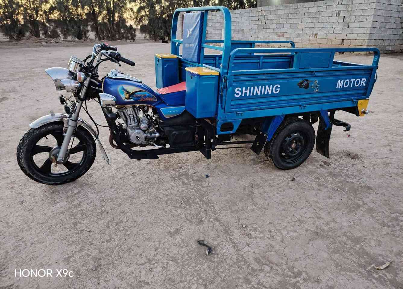 السلام عليكم ستوته 16  للبيع مكفوله كفاله عامه من الشاصي والركبه‏ اكسن جديد تايرات جدد اوراق اصوليه دبلات جديد  محرك 19 السعر مليون 400 وبيها مجال ***********
