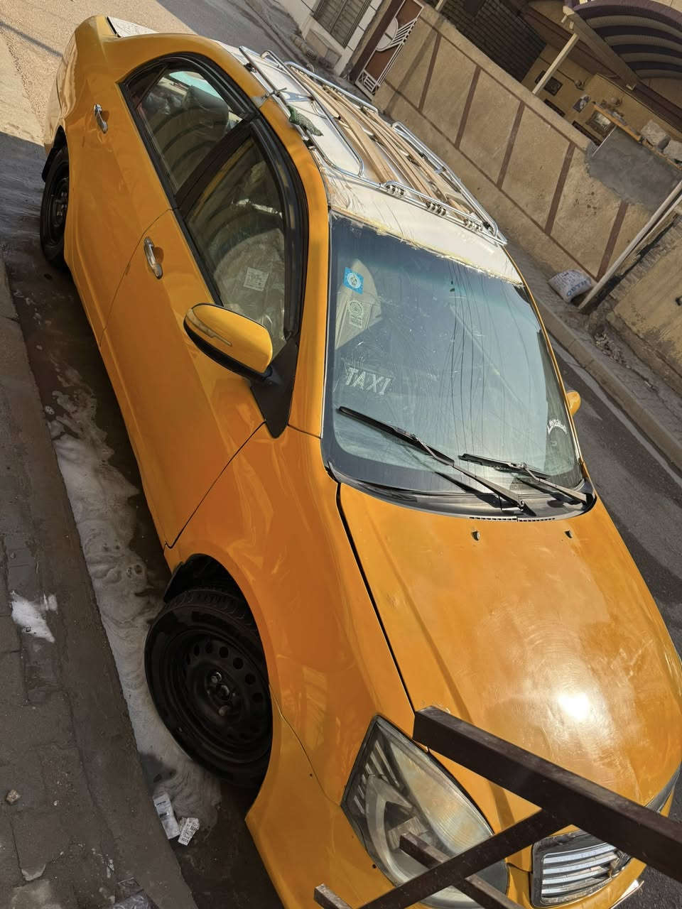 جيلي موبل موديل 2012 باسمي سنويه جديده مصفره هيئة وغرامات سياره نضيفه وجاهزه من كلشي صدر جديده تخم تاير تبريد مكينه مكفوله بيها جاملغ امامي كير عادي والنمره الثانيه تفلت مكاني بغداد جسر ديالى 
السعر 38وبيها مجال 
***********
