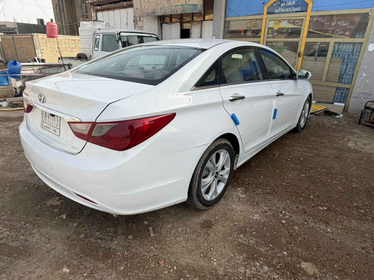 السلام عليكم 
للبيع هونداي سوناتا 2012 خليجي رقم بغداد تحويل مباشر 
محرك 2400 دوش تبريد قطعتين شفتات ستيرن مري شفط فول تحكم ستيرن حساس خلفي 4 دسك اشاير بالمري داخل لونين 
السيارة مكفوله من الحادث شرط 
بيها فقط صبغ رش 4 قطع بدون اي ضربه بدون اي دواخل السيارة جاهزه من كلشي
السعر 109 بيها مجال 
العنوان بابل الحله منطقة الفندية 
للاستفسار 
***********
***********
