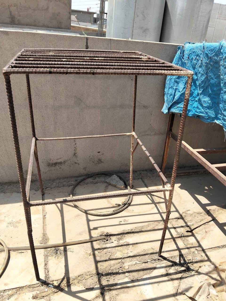 ميز مبردة حديد ثقيل السعر 20 الف ***********
