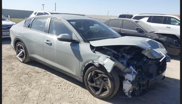 سلام عليكم K4 ,2025 بعد 30 يوم توصل الميناء .
بدون تصليح بدون كمرك . فقط بنيد حادثه

ترهم دفعه هسه ومن توصل دفعه، على مدار دفعتين

شنو ضمانات تحب اني حاضر السيارة فول عدا الفتحة 

بدون ايرباكات مكاني بغداد جميلة:***********
