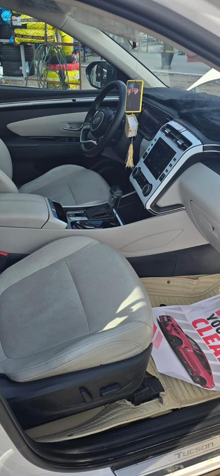 السلام عليكم
توسان موديل 2023 وارد خليجي سياره فول ما عدا الفتحه سياره ماشيه 52 الف سياره كفالة عامة رقم أربيل دولي 
المواصفات
١ شاشه 
٢ بصمة
٣ كامره دواره
٤ تبريد خلفي وامامي
٥ حساس أمامي وخلفي
٦ عدسات متحركه
٧ مرايات شفط
٨ اشاره بلمري
٩ ترحيب
١٠ هند بريك دكمه
١١ اوتوهول توقف ذاتي 
١٢ رادار
١٣ ثلاث انضمه قياده ايكو سبورت نورمن
١٤ شحن واير ليس 
١٥ رادار 
وبعد بيها هواي موصفات السعر 220 ورقة وبيها مجال
 للأتصال على الهاتف
***********
