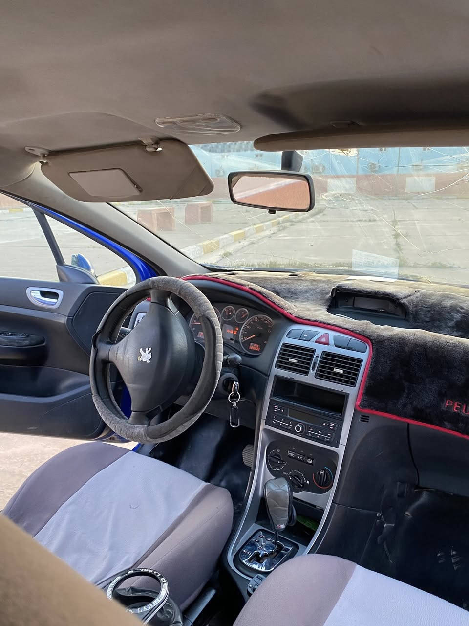 للبيع
السلام عليكم
بيجو ٣٠٧ موديل ٢٠٠٥
رقم واسط دولي جديد مشروع وطني  باسمي تحويل ثاني يوم محرك١٦٠٠ ✅ كير اوتوماتيك ✅ كهرباء بلاديه✅ صدر ٨٠٪؜✅ تبريد تدفئه شغاله✅ سنتر لوك ✅ جام امامي كهربائي✅ارضيه جلد✅ ايرباك+شاصي سليمه جامه اماميه تعبانه 
اكو جراد بالسياره يعني كشرها مو حيل نضيف بالاضافه بيها ضربه بالجاملغ الخلفي جهه السايق  والدواسه بيها شوي معجون 
سياره بيها نقوصات  ويحتاجلها ترتيب بسيط
السعر ٤٣ وبي مجال بسيط 
سياره تتواجد في الانبار-قضاء حديثه/ بغداد-سيديه
للاستفسار 
***********
