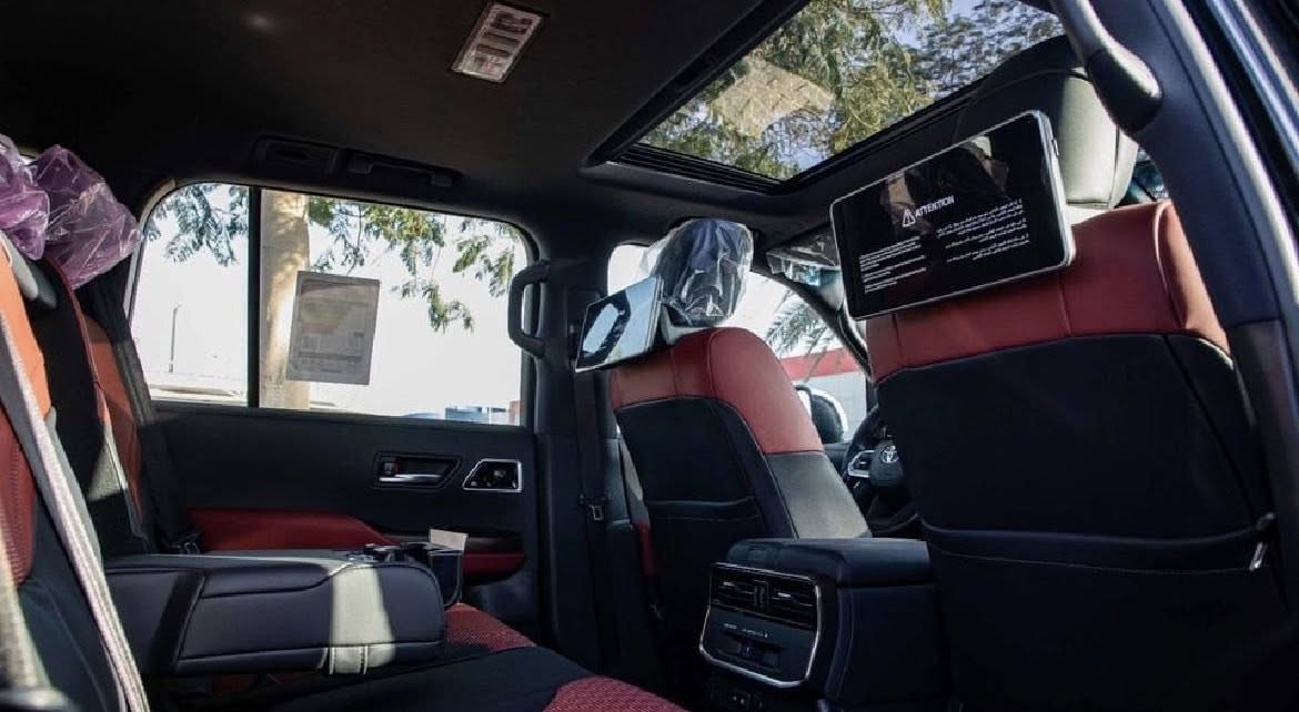 متوفر تصدير 
لاند كروزر GXR LTD 3.5L
2026 
شامل الوحات الشماليه واصل الئ كركرك مدة وصول اسبوعين تقريبا 
السعر 890ورقه 
متوفر نظام الاقساط
للتواصل واتساب:
***********
