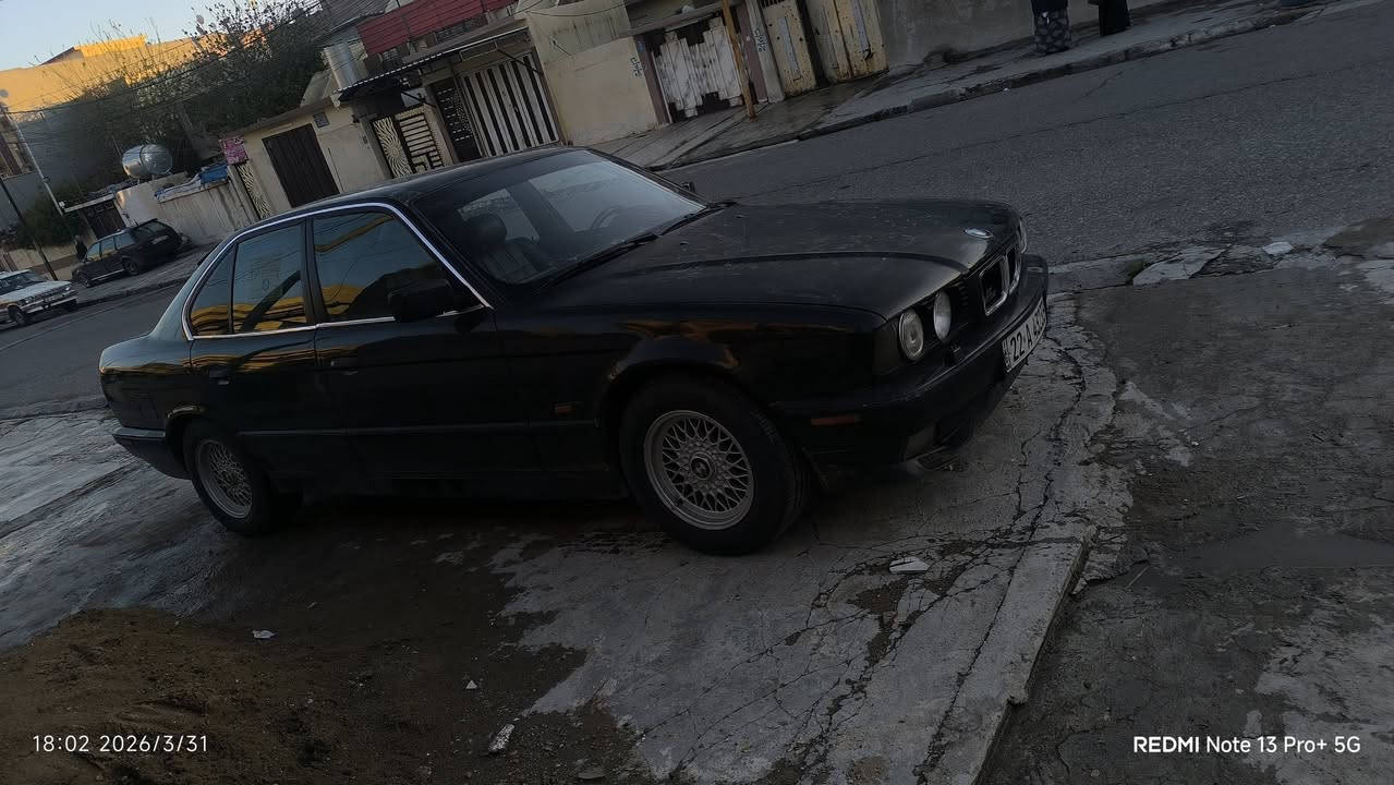 بي ام 252 مسكر سياره شوي هملتها يعوزها مصرف شي قليل مابيها ضرر مصبوغه جماليه 
المكان الموصل ***********... 65$
